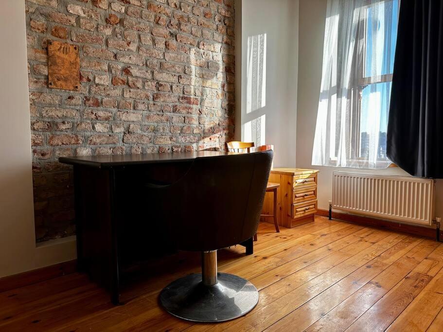 2Br, 2Ba 3Rd Floor Of Historical Building, Galata Apartman Isztambul Kültér fotó